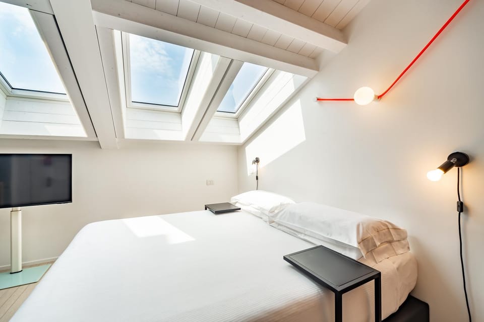 Bed, TV and multimedia