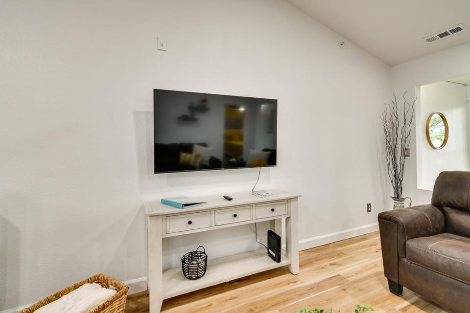 Modern Branson Condo on Thousand Hills Golf Course House in Branson