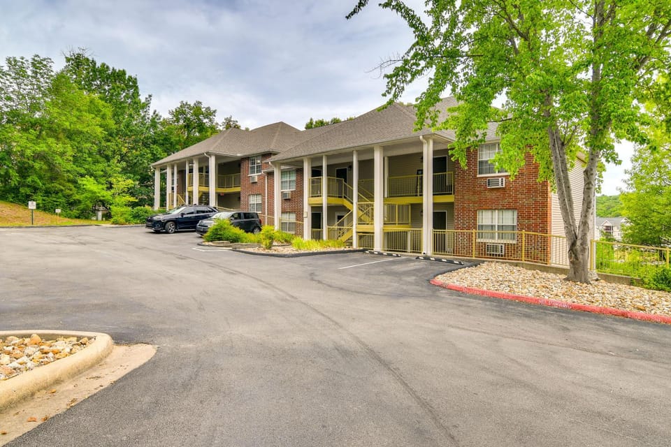 Modern Branson Condo on Thousand Hills Golf Course House in Branson
