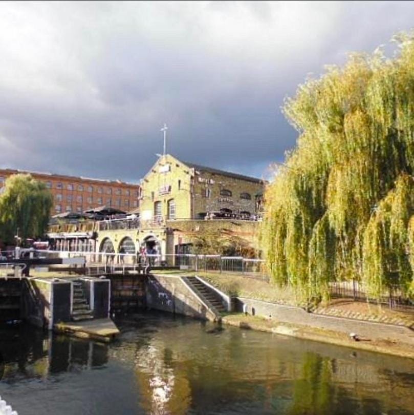 FLAT A - 33 Camden Square - Double Room Vacation rental in London Borough of Islington