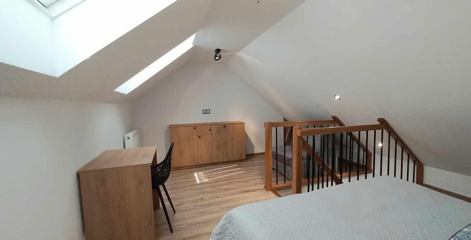 Photo of the whole room, Bedroom, hair dresser