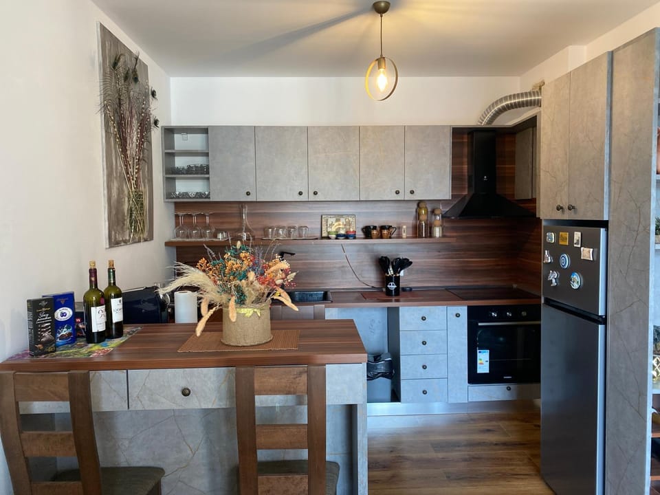 Coffee/tea facilities, Kitchen or kitchenette, Dining area, oven, pet friendly, stove
