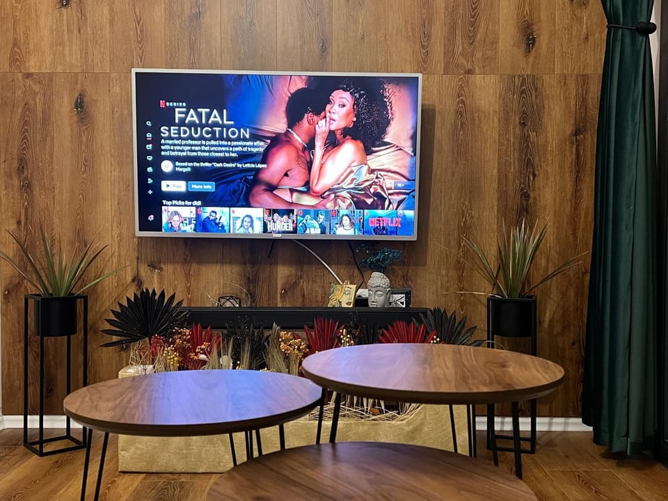 Communal lounge/ TV room, TV and multimedia, Evening entertainment