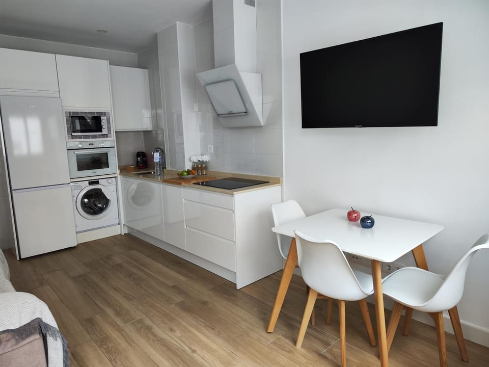 TV and multimedia, Kitchen or kitchenette, Living room