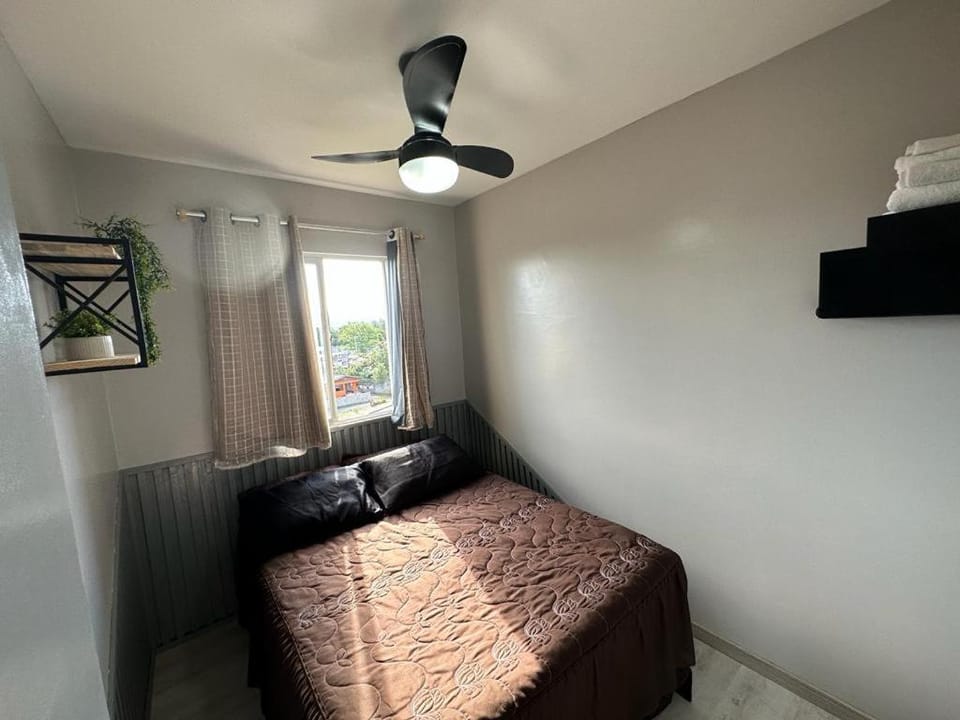 Bed, Photo of the whole room, Bedroom, fireplace