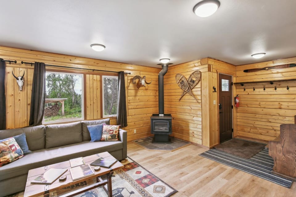 Welcoming Wasilla Cabin w/ Patio! Cabin in Wasilla