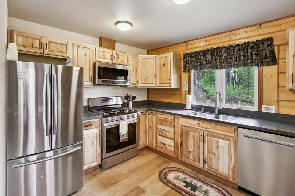 Welcoming Wasilla Cabin w/ Patio! Cabin in Wasilla