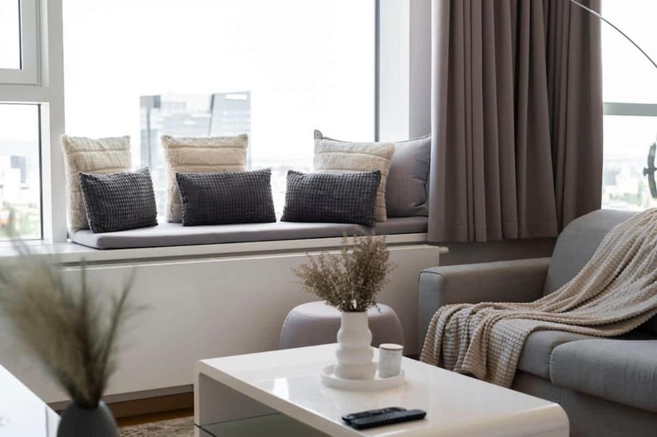 28th floor Luxury Skyline 1BDRM Apartment - Downtown City center Apartment in Bratislava