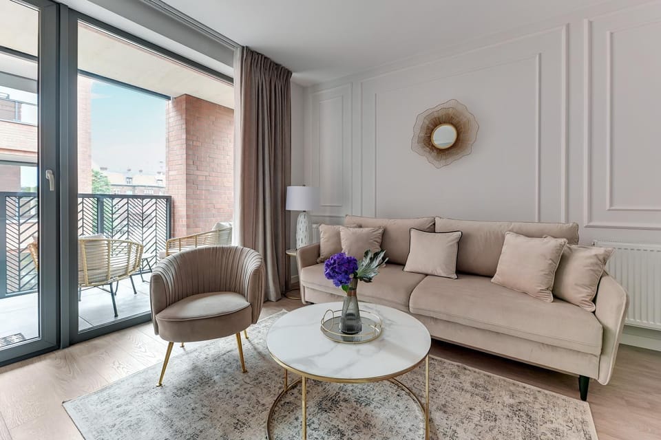 View (from property/room), Balcony/Terrace, Living room, Seating area, Dining area