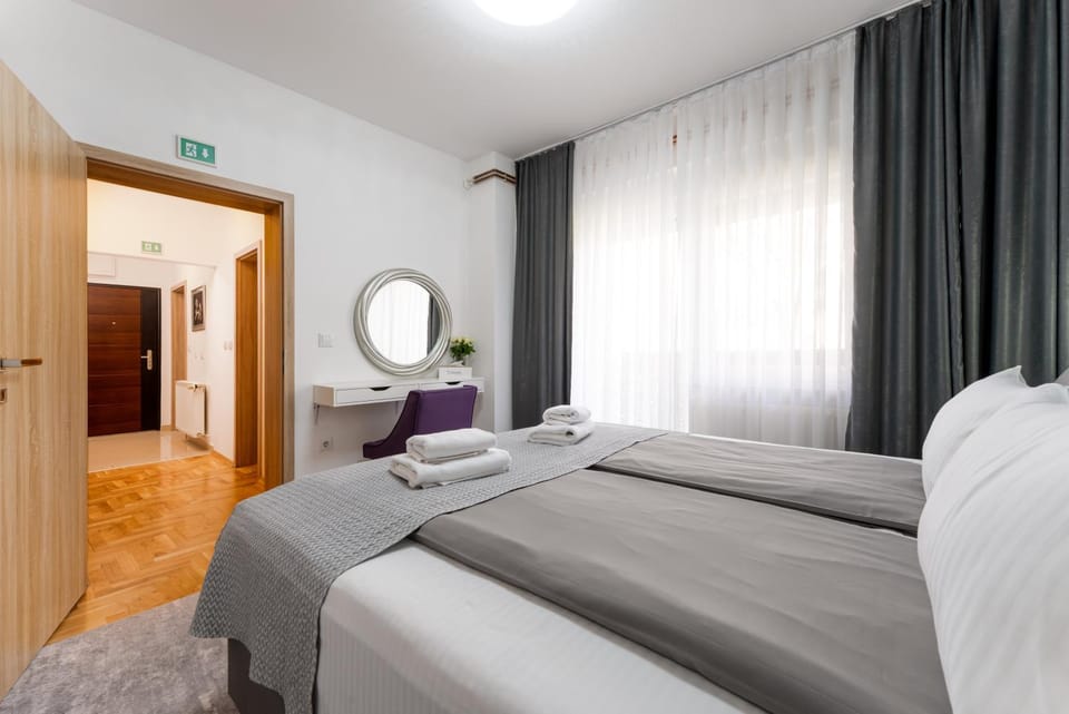 Bed, View (from property/room), Bedroom