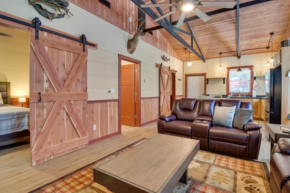 Lakefront Bull Shoals Cabin Rental: Pets Welcome! Cabin in Arkansas