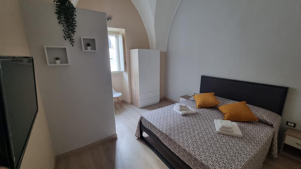 Bed, Photo of the whole room, Bedroom, wardrobe
