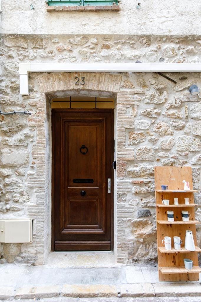 Facade/entrance