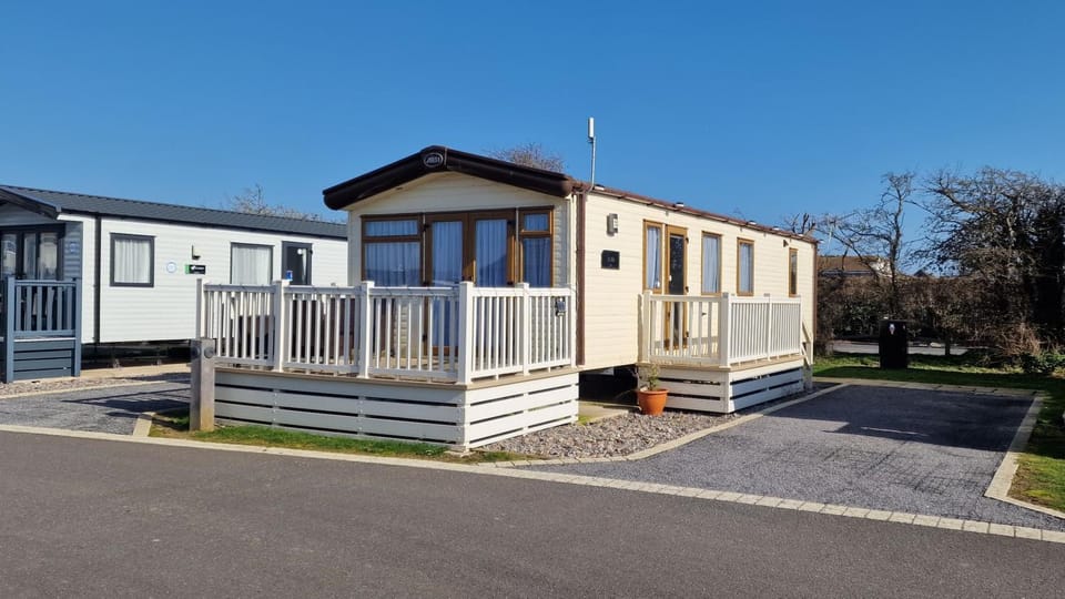 Althea Holiday Caravan, White Horse House in Selsey