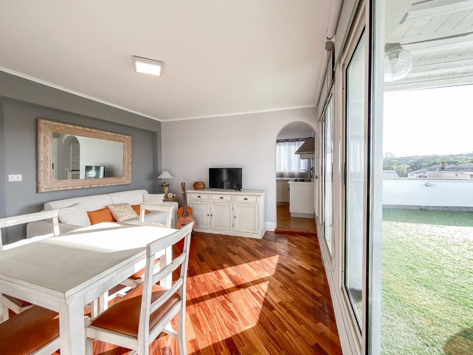 Balcony/Terrace, Living room, Dining area