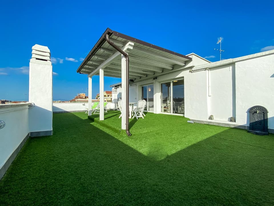 Property building, Balcony/Terrace, Garden view