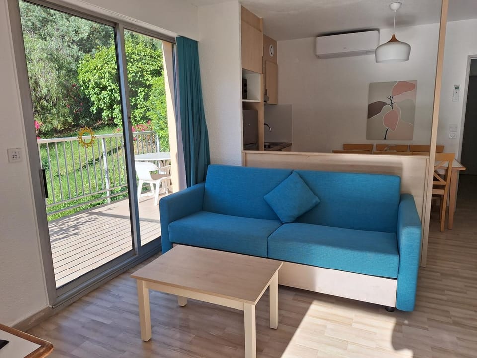 2 pièces climatisé dans résidence avec piscine Apartment in Cannes