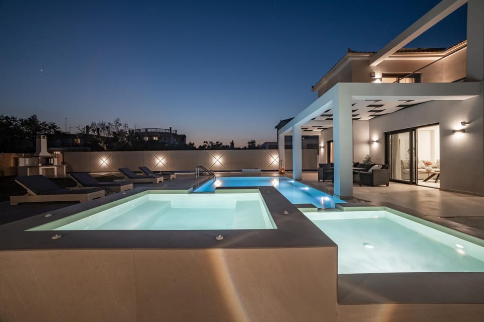 Property building, Swimming pool