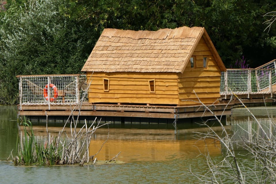 Les Cabanes Flottantes Chalet in Grand Est