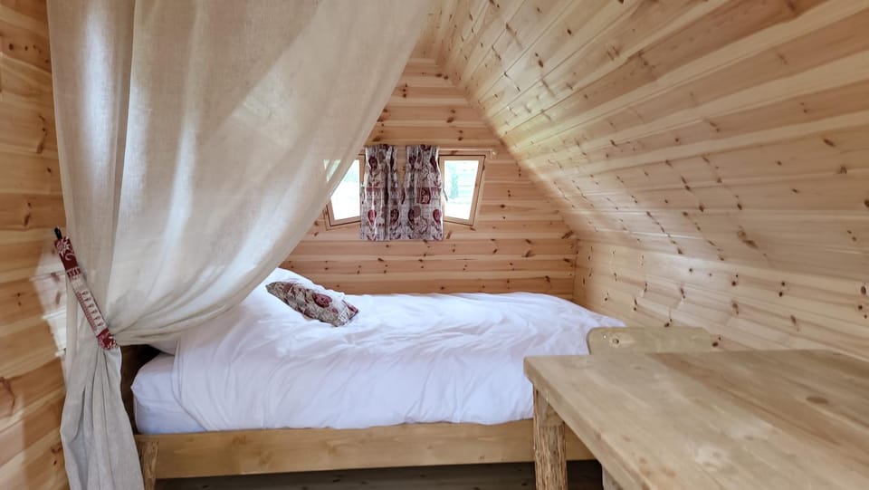 Les Cabanes Flottantes Chalet in Grand Est