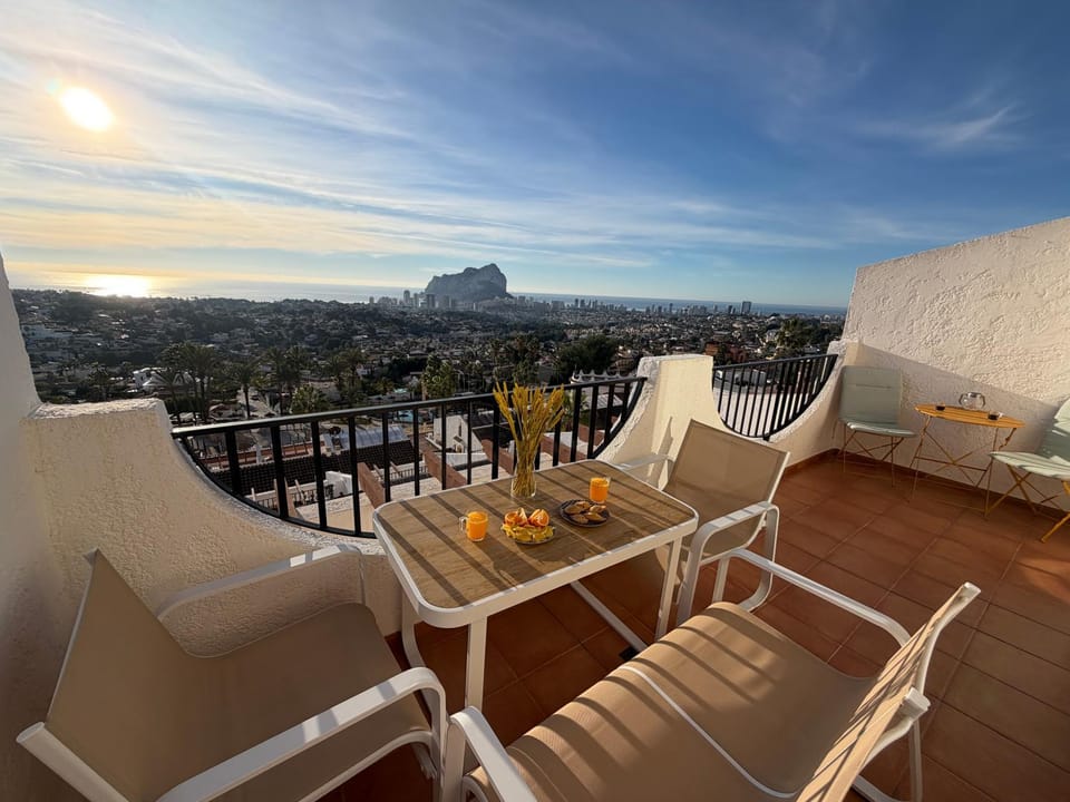 View (from property/room), Balcony/Terrace, Seating area, Dining area, Sea view, Sea view