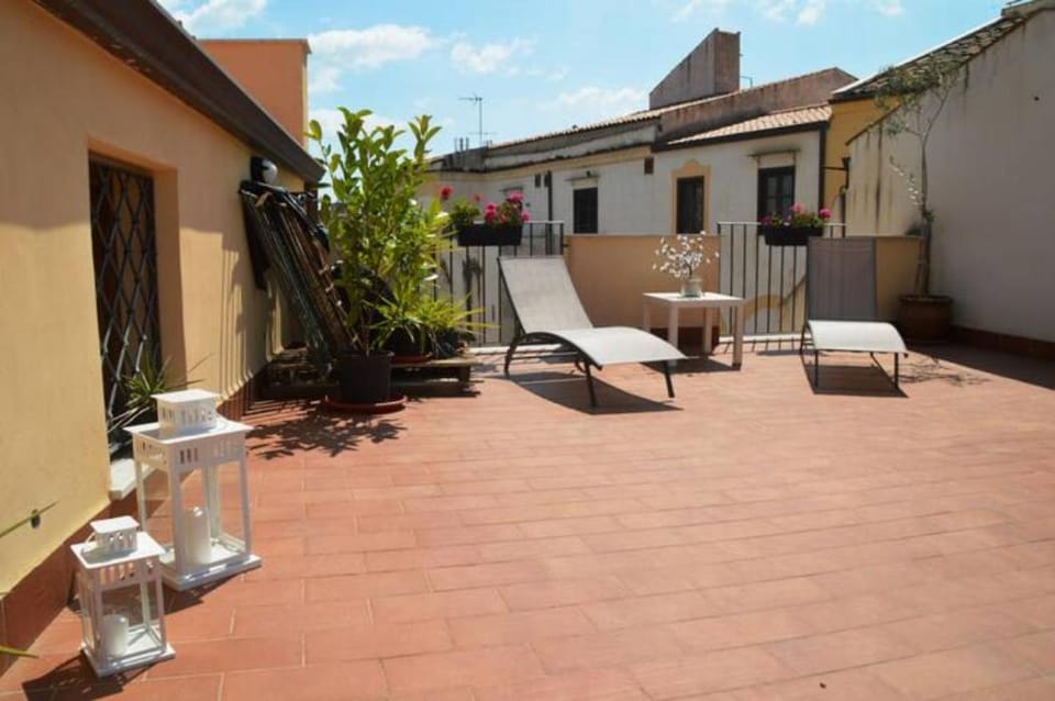 Vecchio Cortile Home Holidays Apartment in Palermo