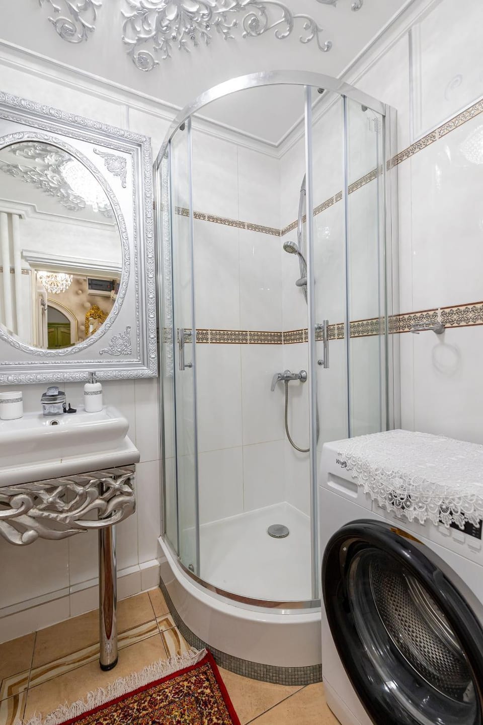 Shower, Bathroom, towels, washing machine