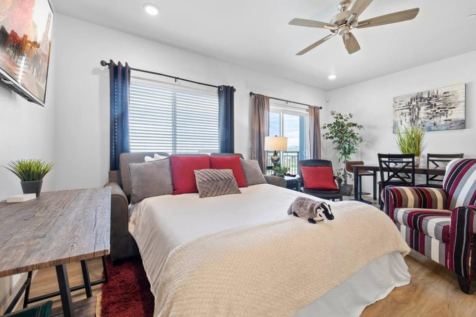 Bed, Photo of the whole room, Bedroom