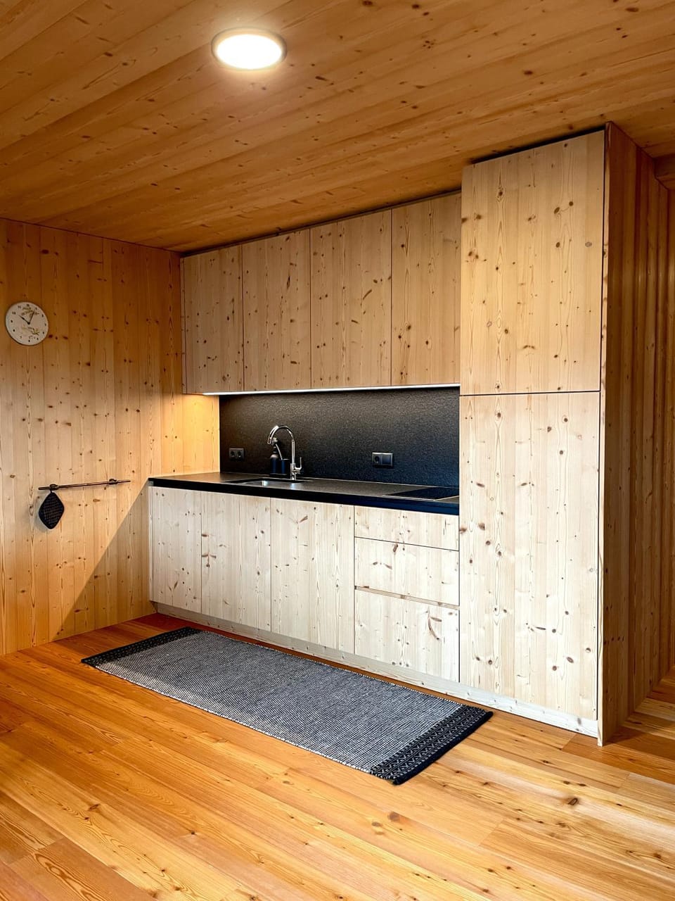 Kitchen or kitchenette, Dining area, stove, kitchen
