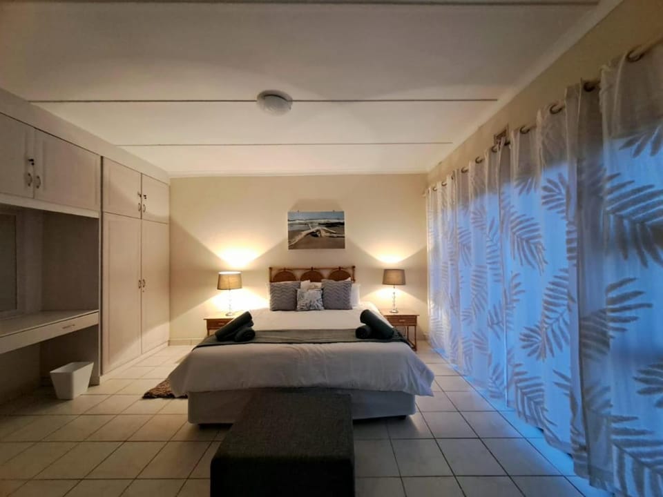 8 Eden Palms, Palm Beach Apartment in KwaZulu-Natal