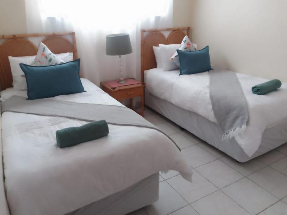 8 Eden Palms, Palm Beach Apartment in KwaZulu-Natal