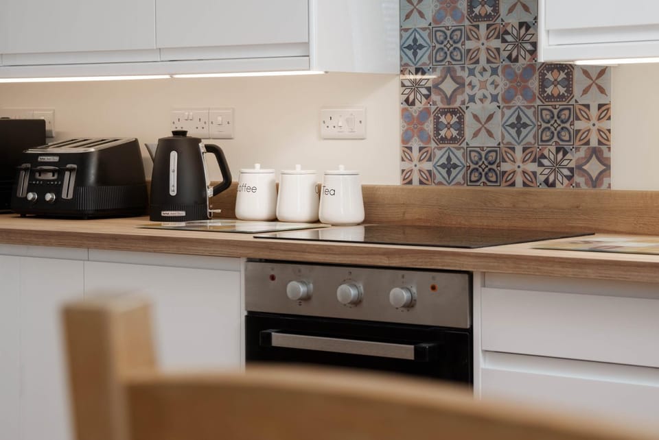 Coffee/tea facilities, Kitchen or kitchenette, minibar, pet friendly, stove, toaster