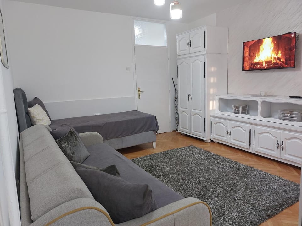 TV and multimedia, Living room, Bedroom