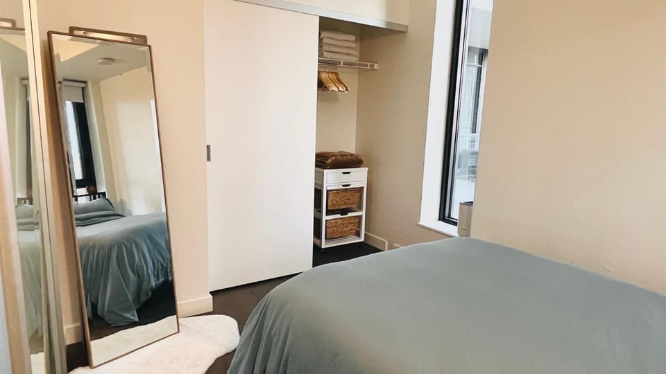 Bedroom, wardrobe
