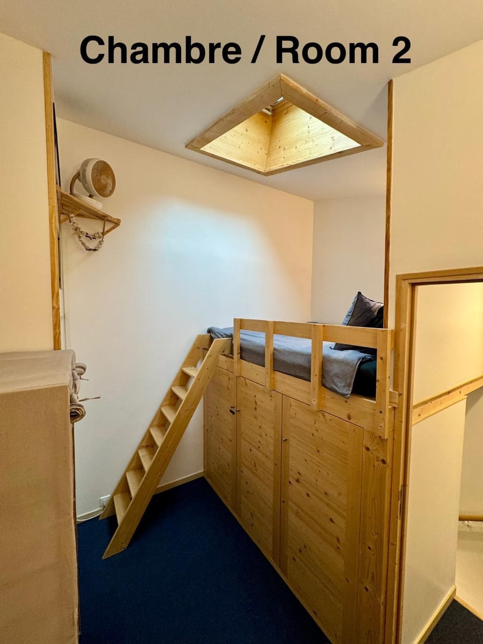 Bed, Photo of the whole room, Bedroom, wardrobe