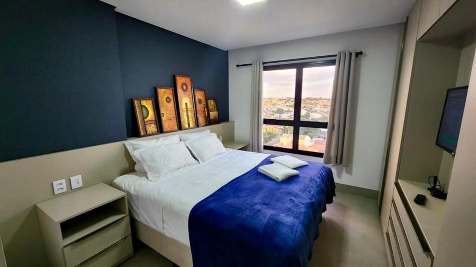 Estúdio com Quarto Privativo, TV e Cama Super King House in Campo Grande