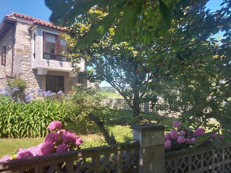 Casa Sabelín House in Cantabria