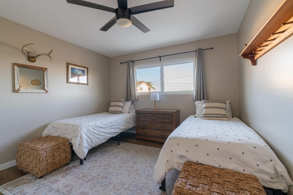 4Bd, Family Friendly, Fun Yard, Close to Beaches! House in Oceanside