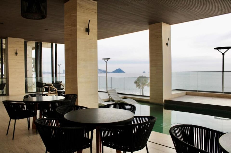 Elegante depa vista al malecón y mar by G P S rentas Apartment in Mazatlan