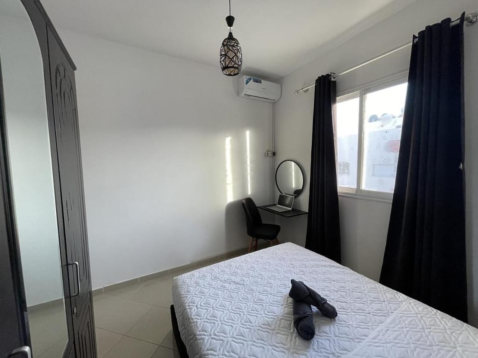 Bed, Bedroom, air conditioner