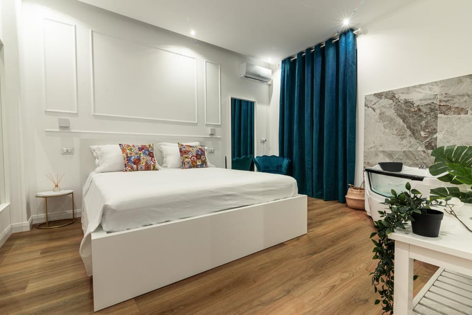 Bedroom, air conditioner