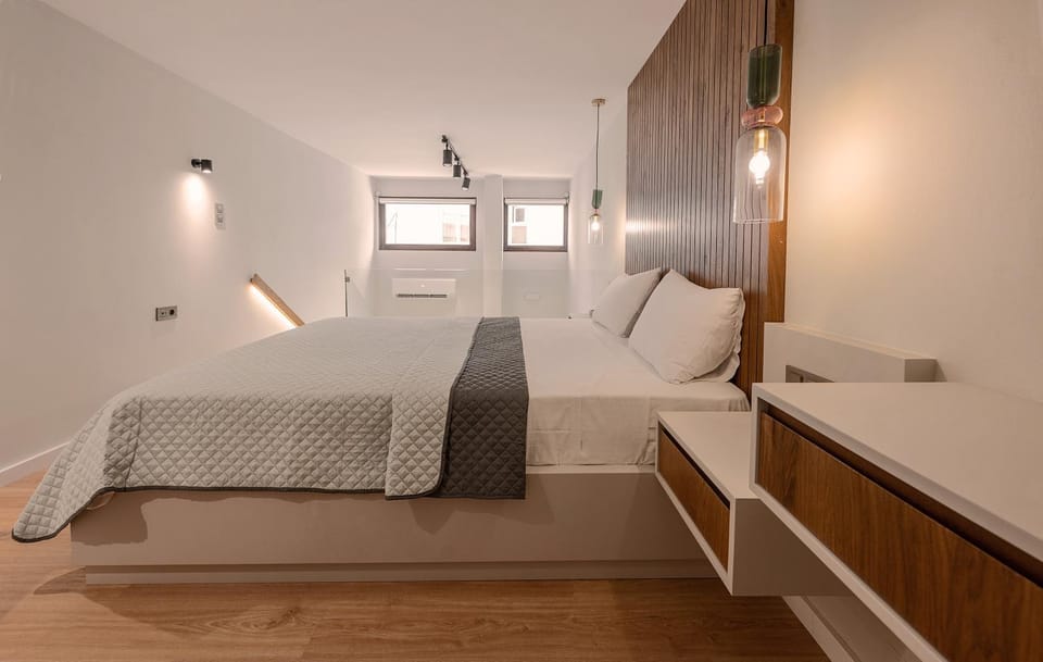 Bed, Photo of the whole room, Bedroom