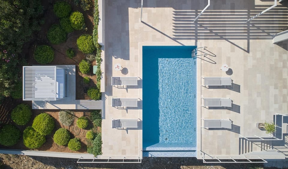 Bird's eye view, Swimming pool