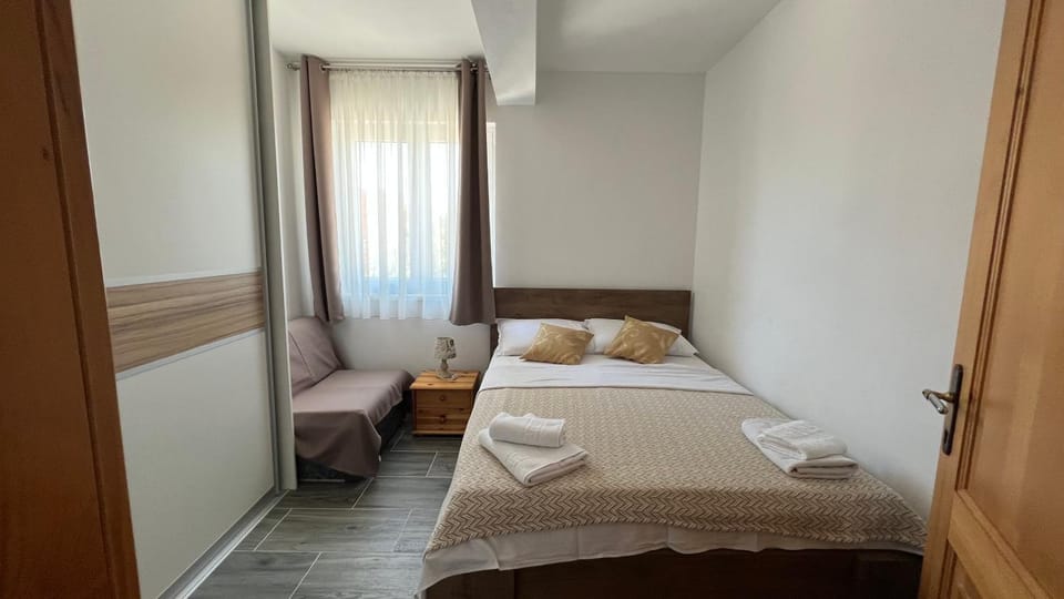 Bed, Photo of the whole room, Bedroom, towels, wardrobe