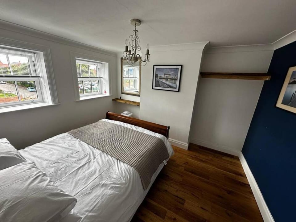 Grammar School Yard Four Bedroom Free Parking House in Hull