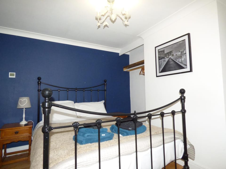Entire home in perfect old town location House in Hull