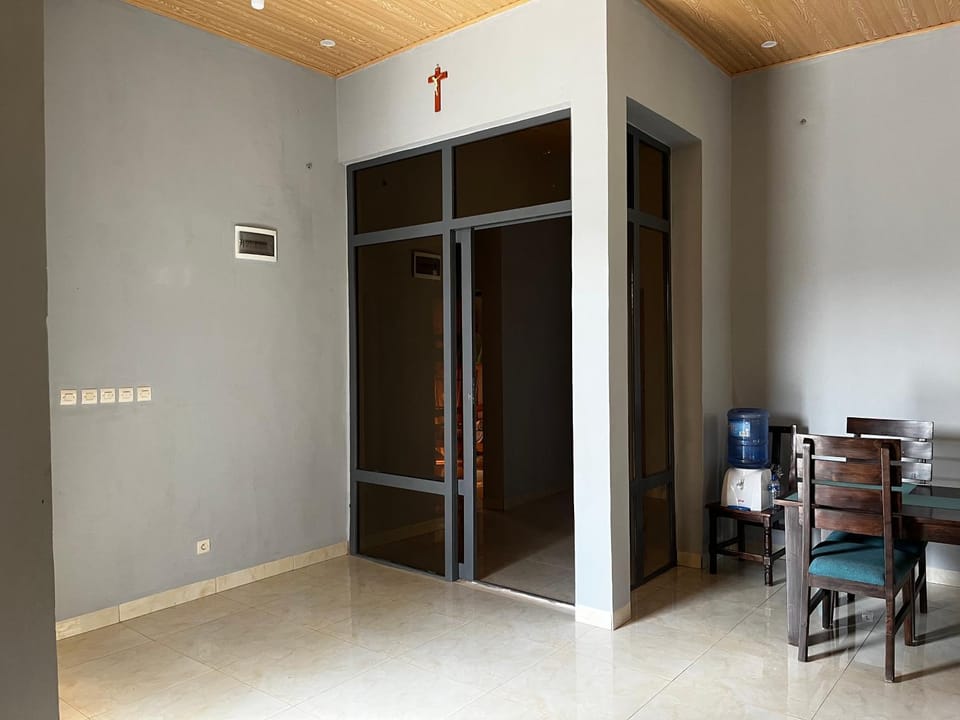 Communal lounge/ TV room, Dining area