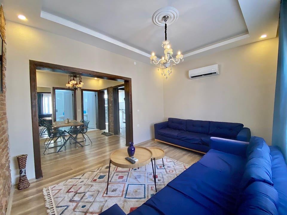 Living room, Seating area, Dining area, air conditioner