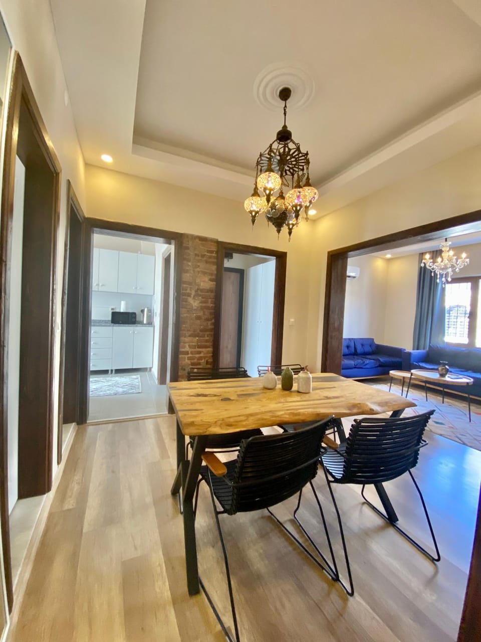 Seating area, Dining area