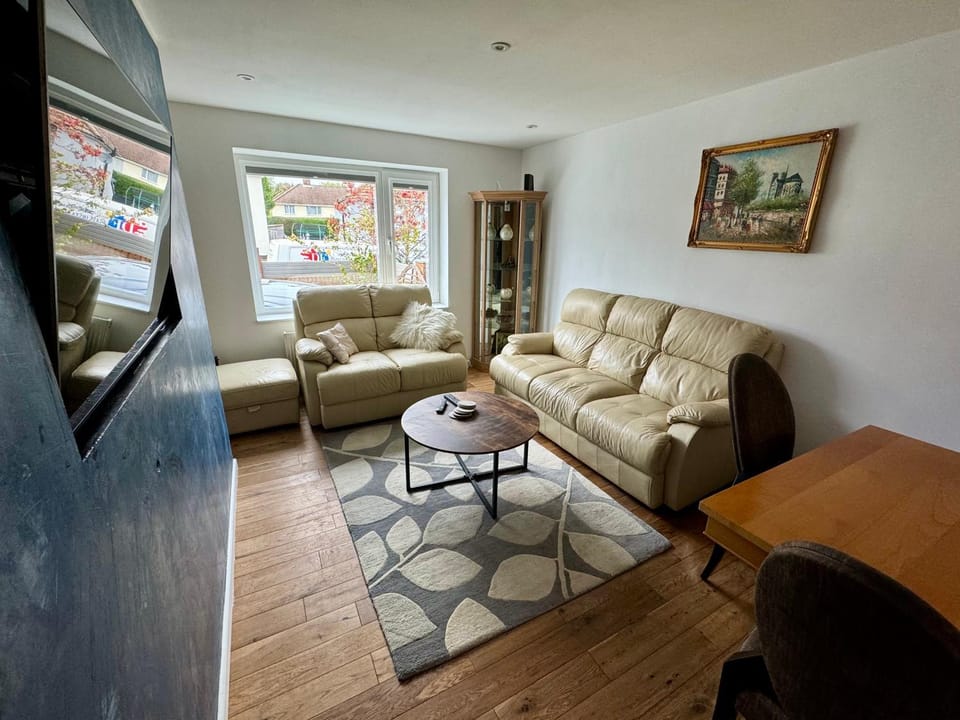 Adina s House 5 Bedrooms Villa in East Staffordshire District